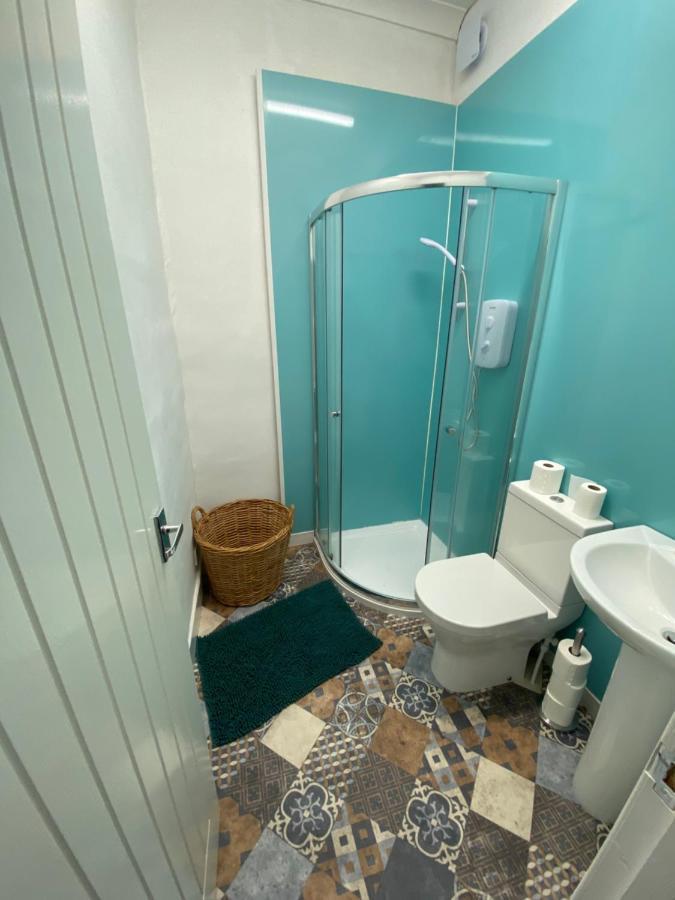 The Nook En-Suite Room Плаймаут Экстерьер фото